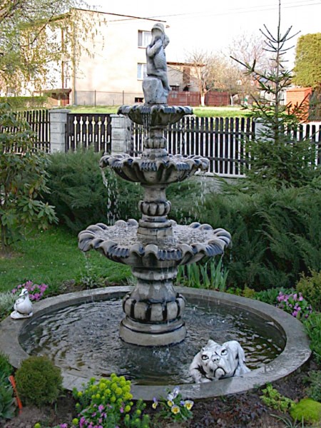 Фонтан скульптурный Мальчик с рыбкой