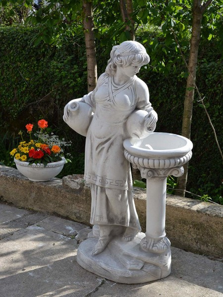 Скульптура античная Гречанка с кувшинами у родника