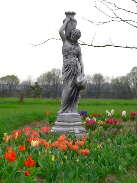 Скульптура античная Римлянка с кувшинами