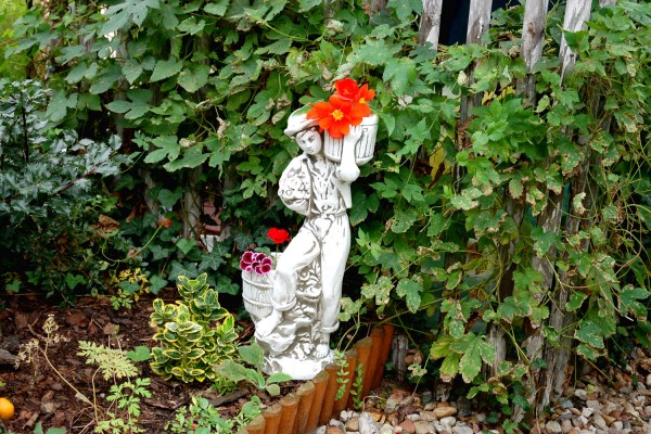 Скульптура классическая Мальчик с корзинками