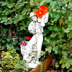 Скульптура классическая Мальчик с корзинками