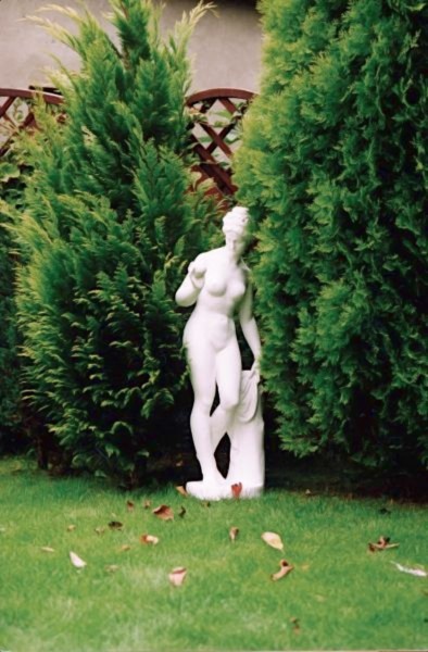 Скульптура античная Ева с яблоком