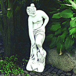 Скульптура античная Купальщица