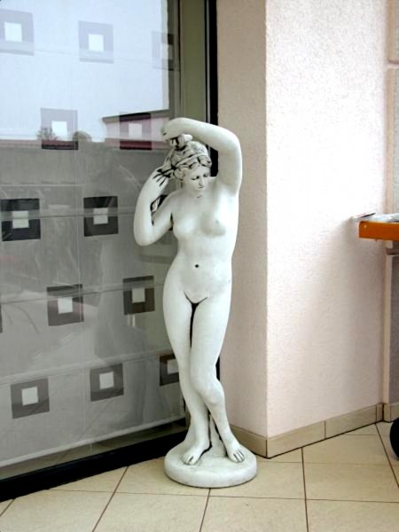 Скульптура античная Девушка обнажённая