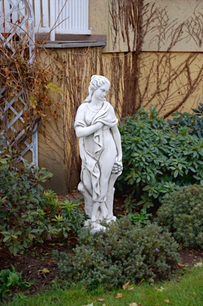 Скульптура античная Девушка в тунике