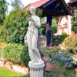 Скульптура античная Девушка с поилкой для птиц