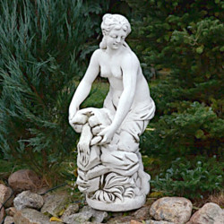 Скульптура античная Девушка у родника