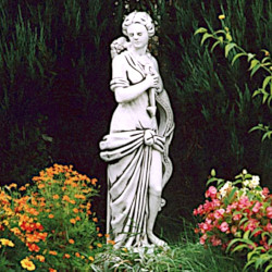 Скульптура античная Лучница