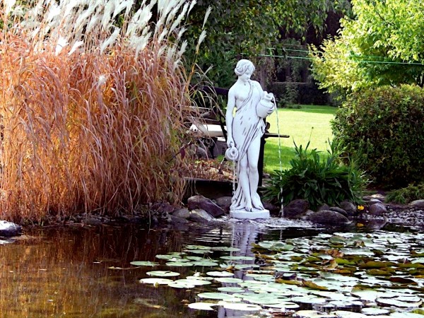 Скульптура классическая Девушка с кувшинами