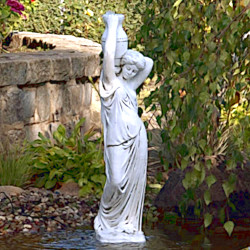 Скульптура античная Девушка с кувшином на плече