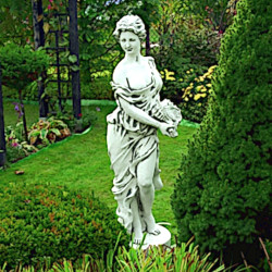 Скульптура античная  Девушка с ракушкой