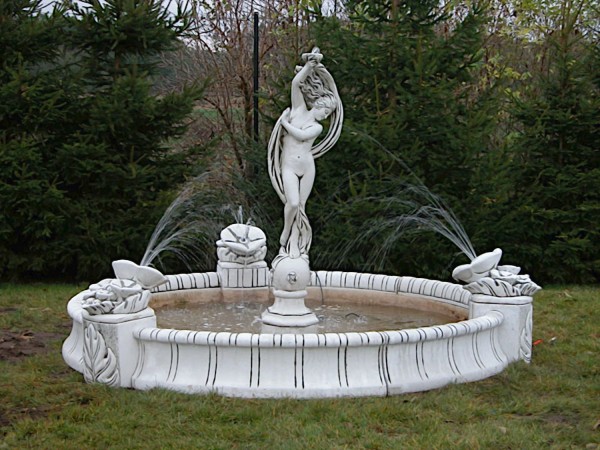 Скульптура классическая Девушка на шаре