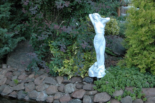 Скульптура античная Гречанка у родника