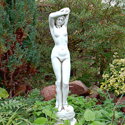 Скульптура античная Девушка с руками над головой