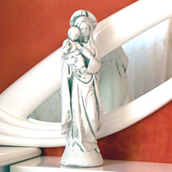 Скульптура Богородица с младенцем Иисусом