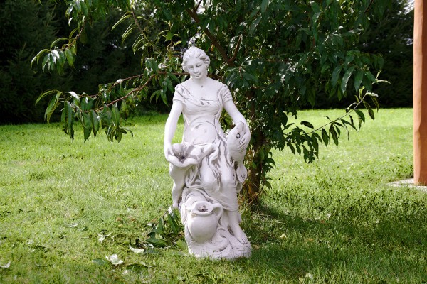 Скульптура Девушка с дельфином