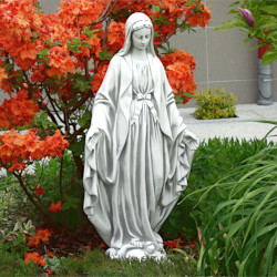 Скульптура античная Мария со змеем