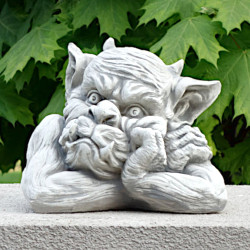 Скульптура Хранитель сада правый