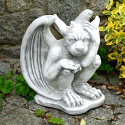 Скульптура античная Гаргулья рука на голову