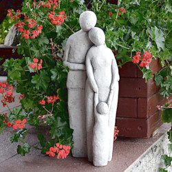 Скульптура современная Семья