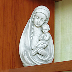 Скульптура Мадонна с младенцем