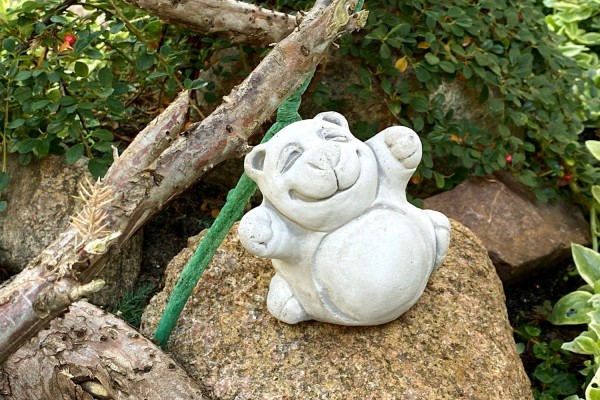 Скульптура декоративная Медвежонок сидит