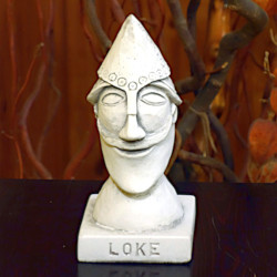 Скульптура Локе - Бог в скандинавской мифологии