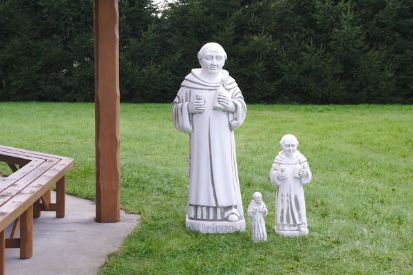 Скульптура Дом Пьер Периньон средняя