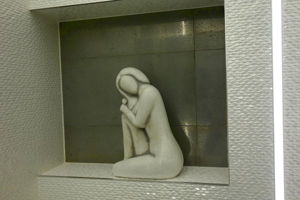 Скульптура современная Женщина