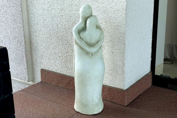 Скульптура  современная Влюбленная пара