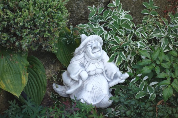 Скульптура Ведьма на метле