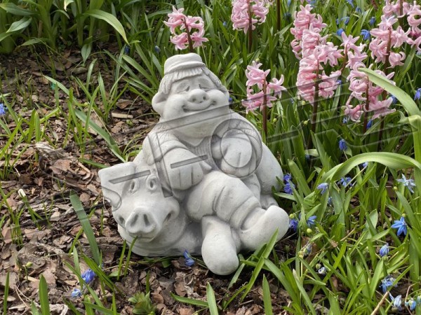 Скульптура декоративная Фермер с поросенком