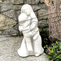 Скульптура декоративная Девушка с ребенком