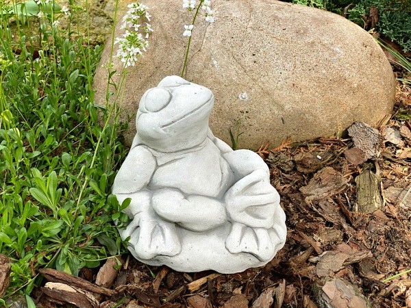 Скульптура Лягушка на листе кувшинки