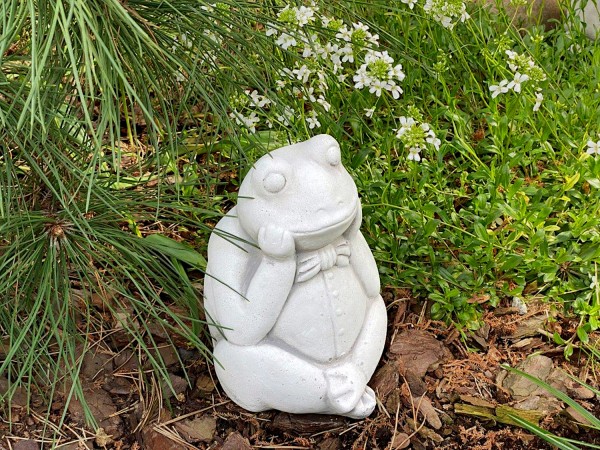 Скульптура Задумчивая лягушка