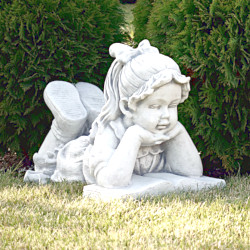 Скульптура современная Девочка читает книгу