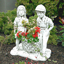 Скульптура современная Дети с лукошком