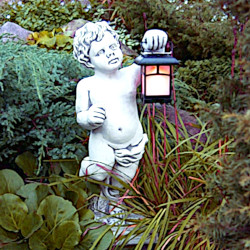 Скульптура классическая Мальчик с фонариком