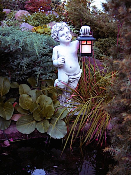 Скульптура классическая Мальчик с фонариком