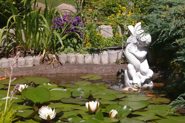 Скульптура Мальчик со змеей