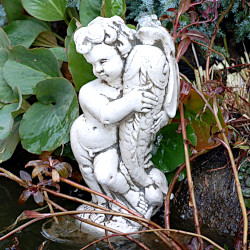 Скульптура Мальчик с рыбой