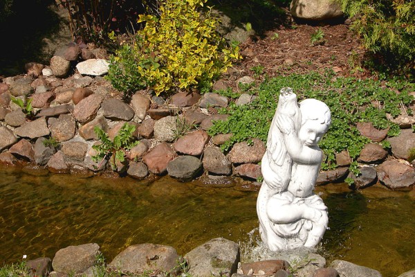 Скульптура античная Мальчик с рыбой