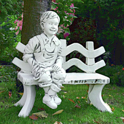 Скульптура современная Мальчик в комбинезоне сидит
