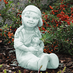 Скульптура современная Девочка с игрушкой