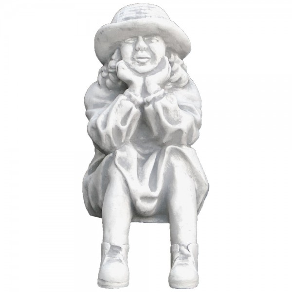 Скульптура Девочка в шляпе сидит