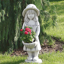 Скульптура современная Девочка с лукошком