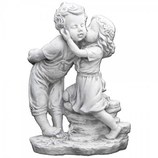 Скульптура современная Дети целуются