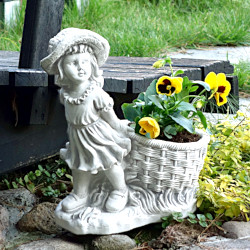Скульптура современная Девочка с корзиной для цветов