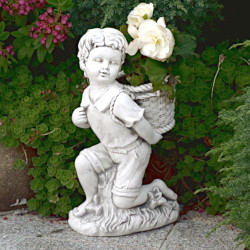 Скульптура Мальчик с корзиной