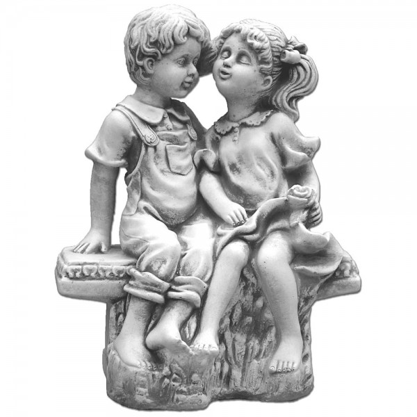 Скульптура Девочка и мальчик на лавочке